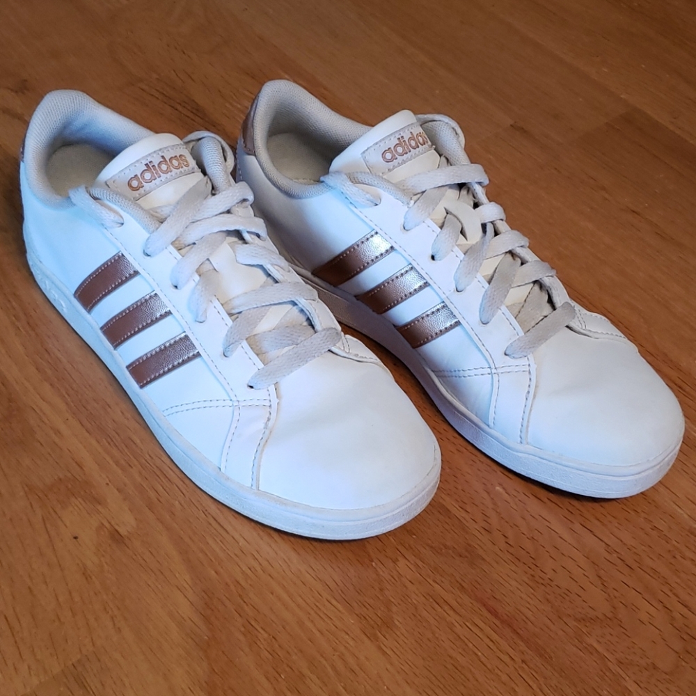 Adidas Sneakers Youth Size 3.5